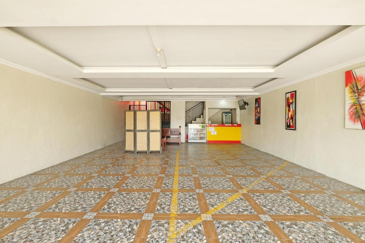 Oyo 91453 Hotel Srikandi Gejayan Maguwo Экстерьер фото